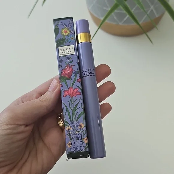 NWT Gucci Flora Gorgeous Magnolia Travel Perfume 10ml - Picture 7 of 7